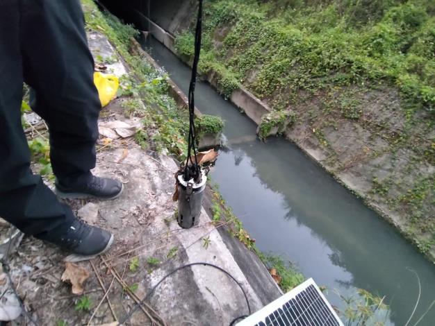 水質感測器設置中