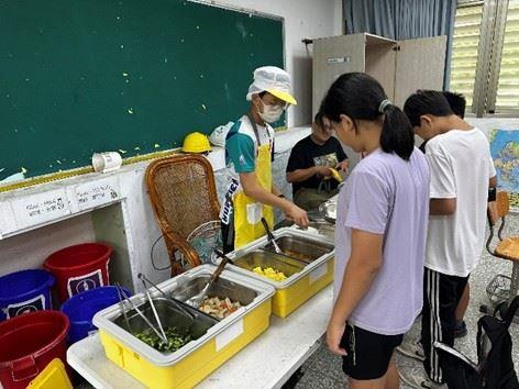 開學日  營養午餐 (5)