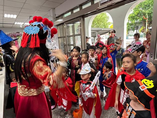 LINE_ALBUM_長橋國小暨幼兒園萬聖節🎃_250624_9