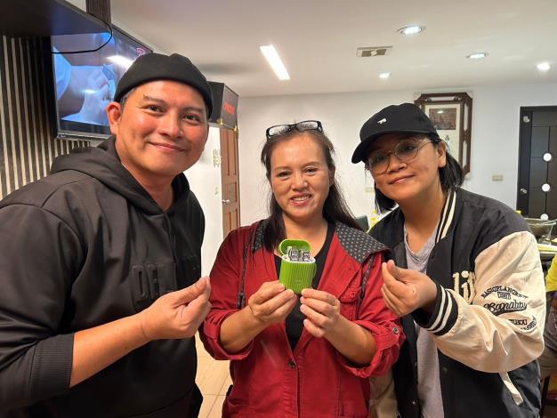 LINE_ALBUM_113.11.23戶所聚餐_交換禮物_250624_9