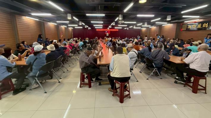 LINE_ALBUM_415-17村鄰長政令宣導活動_260420_1